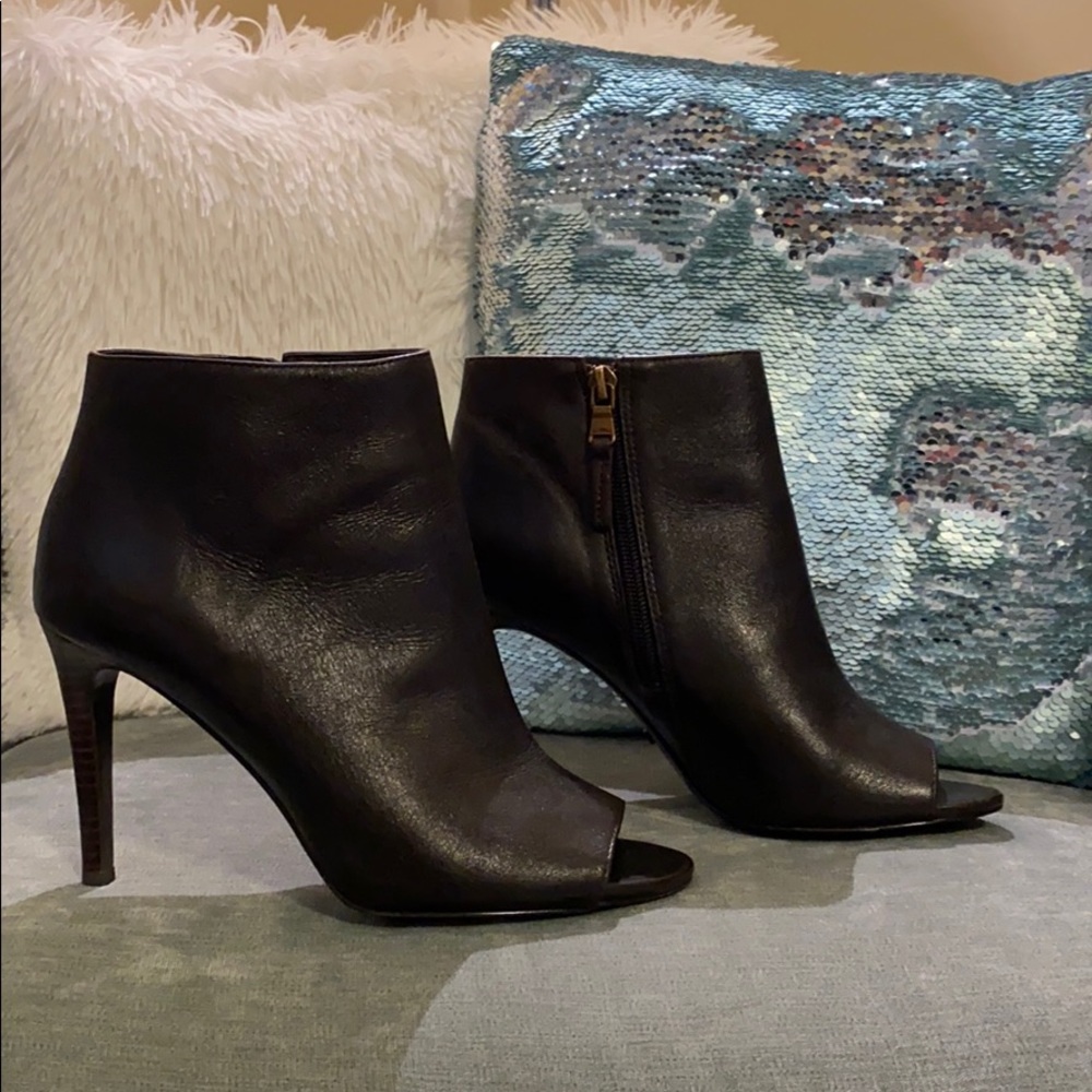 Lauren Ralph Lauren
Dark Chocolate Brown Mina (7)
